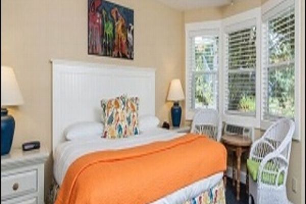 GLEN COVE INN AND S (Camden)